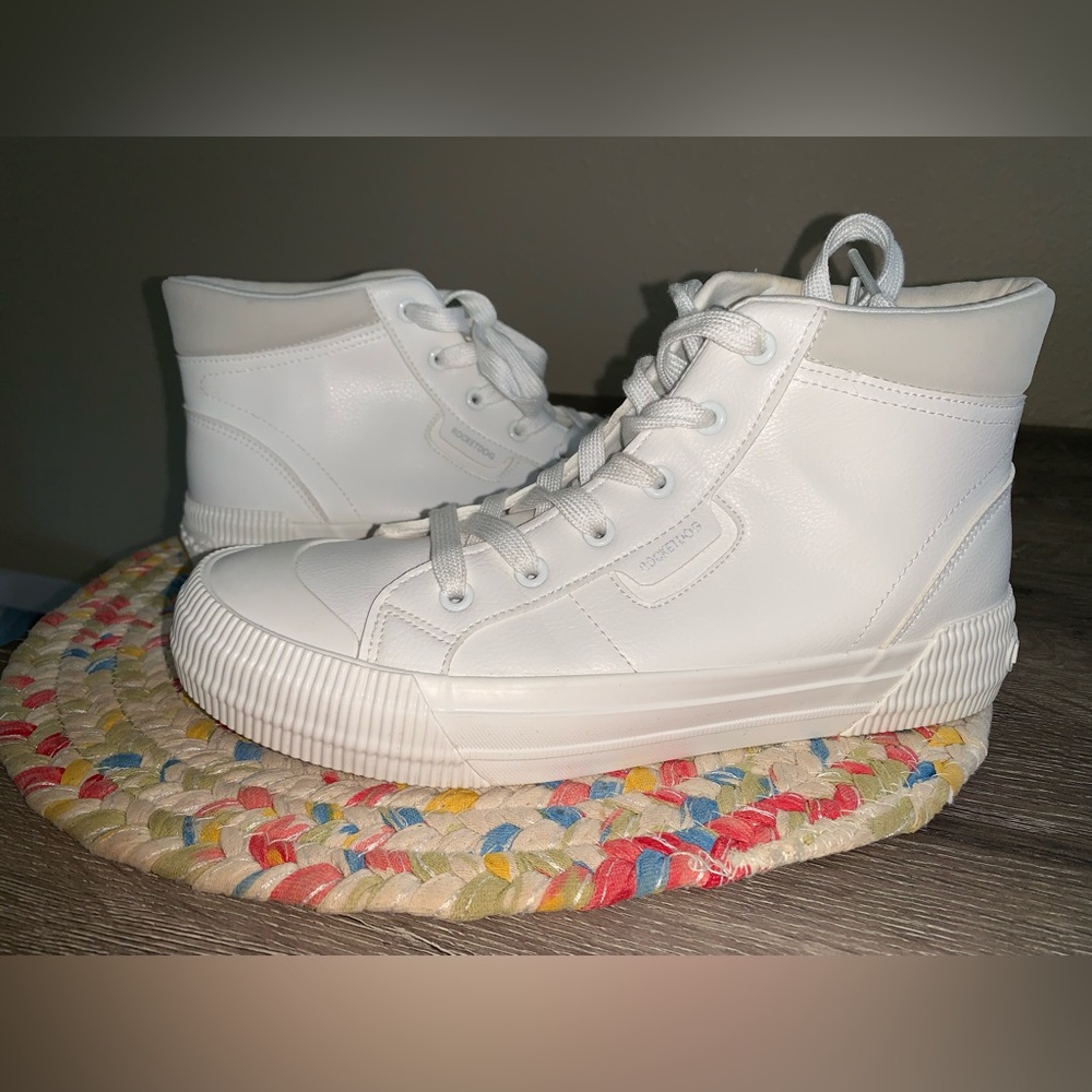 Woman’s Rocketdog Shoes   Size: US 9.5🤍